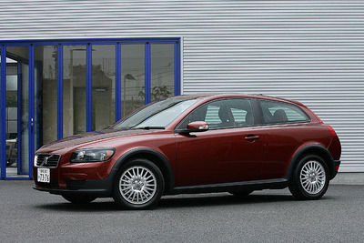【ボルボ C30 登場】リーズナブルな2.4リットルを搭載 画像