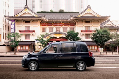 トヨタ ジャパンタクシー 発売、日本の「おもてなしの心」を反映した次世代モデル 画像