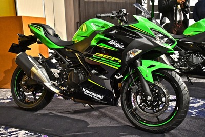 【東京モーターショー2017】ニンジャ 250&400 がフレーム&エンジンを刷新し戦闘力UP 画像