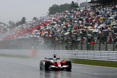 【新聞ウォッチ】F1日本GP、コース外でも大波乱---チケット払い戻し 画像