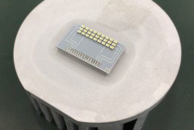 三菱マテリアル、LEDヘッドライト向けヒートシンク一体型基板モジュールを開発…放熱性能向上 画像