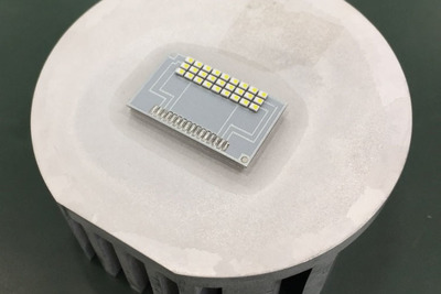 三菱マテリアル、LEDヘッドライト向けヒートシンク一体型基板モジュールを開発…放熱性能向上 画像