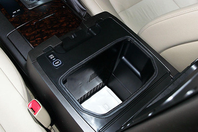 【トヨタ ランドクルーザー 新型発表】世界初の乗用車用冷房・冷蔵システムを搭載…デンソー 画像