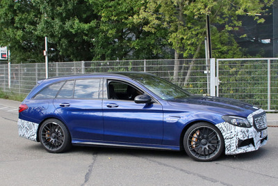 メルセデスAMG C63ワゴン もマイチェン!マスク一新&フルデジタルクラスタ採用か 画像
