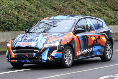 「アートすぎる」開発車を目撃!次期 フォーカス のダブルヌード 画像