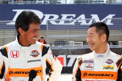 鈴木亜久里vs土屋圭市、GT300バトル決定 鈴鹿ファン感謝デー 画像