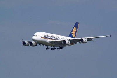 ブリヂストン、エアバス A380 初号機にタイヤ納入 画像