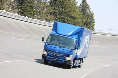 三菱ふそう電動トラックはグローバルで150台売る…eキャンター試乗会 画像