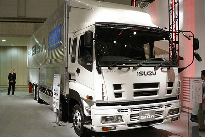 【東京トラックショー07】いすゞ、安全技術搭載 GIGA G-CARGO を出展 画像