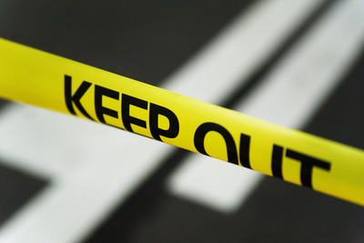 徒歩で横断歩道を渡っていた高齢女性、ワゴン車にはねられ死亡 画像