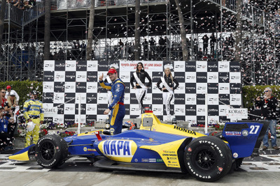 【INDYCAR 第3戦】アレクサンダー・ロッシが伝統のロングビーチで快走、今季初勝利…佐藤琢磨は好走見せるも21位 画像