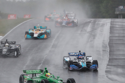 【INDYCAR 第4戦】雨でコンディション不良、レース途中で翌日に順延…佐藤琢磨は目下8番手 画像