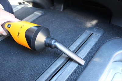 オートバックス、車内掃除向けコードレスクリーナーとハンディモップを発売へ 画像