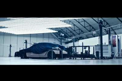 テスラの新型EV、ティザーイメージ…小型SUV「モデルY」の可能性も 画像