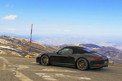 ポルシェ 911スピードスター 新型、発表は7月12日「グッドウッド」か 画像