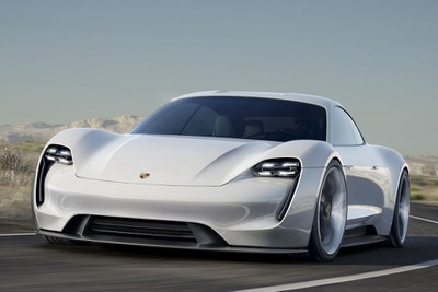 ポルシェ、EVスポーツ「タイカン」派生モデル開発へ…電動化への投資を拡大 画像