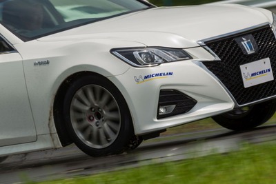 クラウンってこんな楽しい車だった?…ミシュラン プライマシー4試乗 画像
