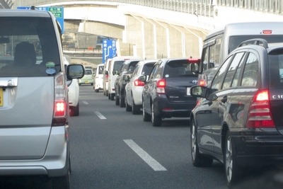 お盆時期の渋滞発生減少に向けて、高速道路の休日割引適用日を変更 画像