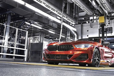 BMW 8シリーズクーペ 新型、量産第一号車がラインオフ 画像