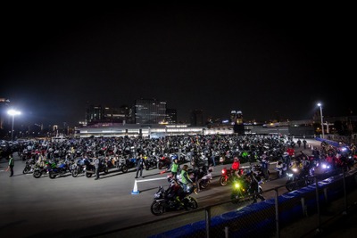 BMWモトラッド「ナイトライダーミーティング」…500台が夜のお台場に集結　10月13日 画像