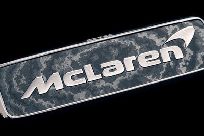 18金ホワイトゴールド・エンブレムを付けるハイパーカー…マクラーレン スピードテール 画像