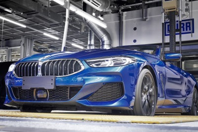 BMW 8シリーズカブリオレ 新型、量産第一号車がラインオフ…2019年3月発売へ 画像