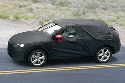 噂のアウディ新SUV「Q4」、市販名は「Q3スポーツバック」に!? 実車をスクープ 画像