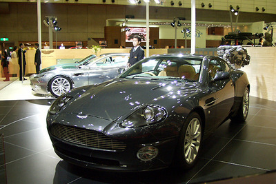【東京ショー2001速報】アストンマーチン『バンキッシュ』の6MT 画像