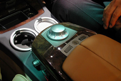 【東京ショー2001速報】BMW『7シリーズ』にジョイスティック(?)を搭載 画像