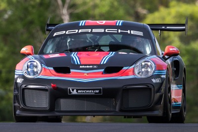 ポルシェ 911GT2 RSクラブスポーツ、元F1ドライバーが「クレイジー」…700馬力、価格は40万5000ユーロ 画像