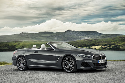 BMW 8シリーズ 新型、カブリオレを発売 1838万円 画像