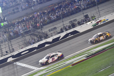 【NASCAR】最大舞台の「デイトナ500」でトヨタ・カムリが1-2-3フィニッシュ…XFINITYシリーズではスープラ初陣3位 画像