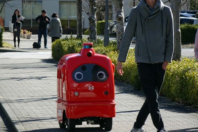 宅配ロボットサービスを大学構内で実証実験、世界初 ZMP・ローソン・慶大が協力 画像