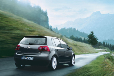 VW ゴルフ 量販グレードにTSIエンジン採用 画像