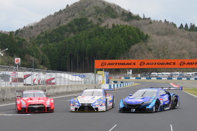 【SUPER GT】開幕前日、岡山国際サーキットで各陣営が最終スタンバイ…GT500クラスのNSXは“増量”がどう影響!? 画像