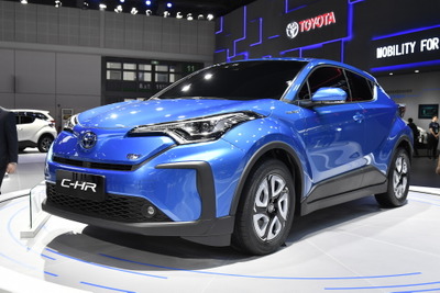 トヨタ C-HR EV & イゾアEV、中国EV戦略の先陣を切る…上海モーターショー2019 画像