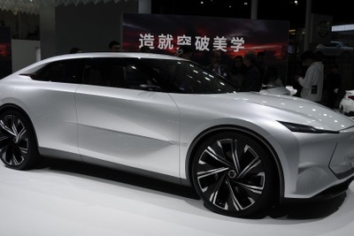 インフィニティが将来の電動パフォーマンスセダン提示、e-AWD搭載…上海モーターショー2019 画像