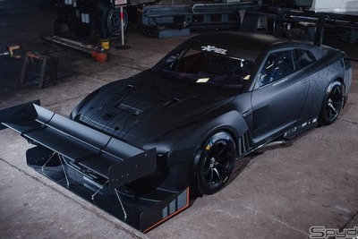 これが GT-R !? ウイングが巨大すぎるヒルクライムマシン登場 画像