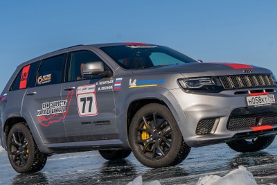 氷上で280km/h、SUV最速記録…ジープ グランドチェロキー 最強の707馬力「トラックホーク」 画像