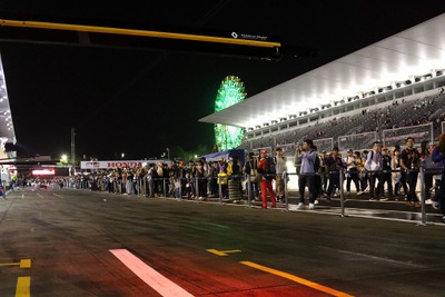 【F1 日本GP】ナイトピットウォークなど、決勝前夜もイベント盛りだくさん 画像