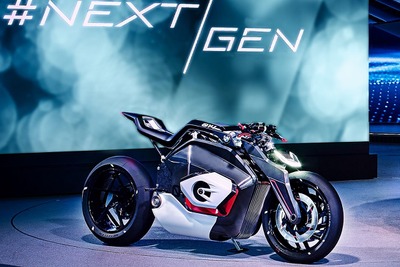 BMWが電動バイクを提案、『ヴィジョンDCロードスター』発表 画像