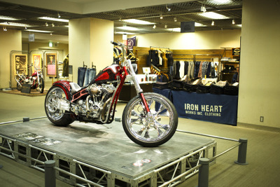 百貨店にカスタムバイク…「HERITAGE モーターサイクルウエア&ギアの世界」で見た大阪の“粋” 画像