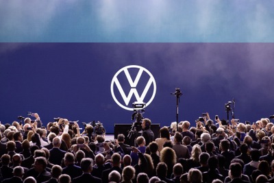 VWが新しいロゴを発表、電動化やコネクトを象徴…フランクフルトモーターショー2019 画像