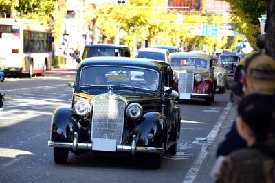 まるで動く自動車博物館…八王子いちょう祭りクラシックカーパレード 画像