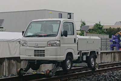 「線路を走るアクティトラック」アクティオ、小型軌陸自動車を開発 画像