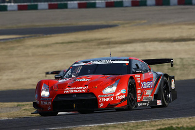 【SUPER GT】GT-R vs NSX がっぷり四つ! 画像