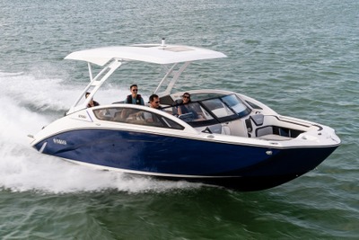 ヤマハ、高級スポーツボート「275SD」発売へ　美しさと高性能を備えた新フラッグシップ 画像