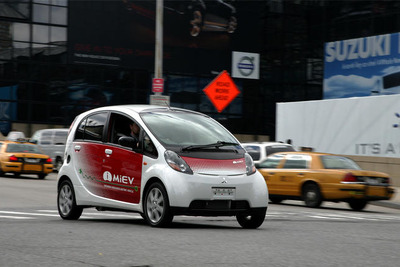 【ニューヨークモーターショー08】三菱 i MiEV…北米導入決定は1年後？ 画像