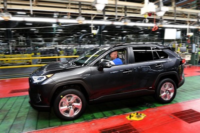 トヨタ、電動車の米国現地生産を拡大… RAV4ハイブリッド 新型を生産開始 画像