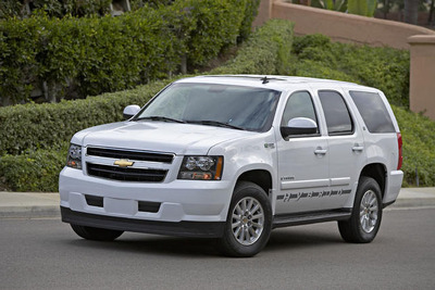 GM、ハイブリッドカーを3か月に1台投入 画像